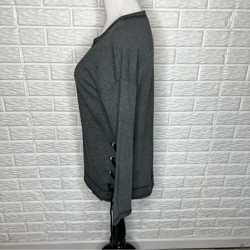 WILDFOX Gray Lace Tie Sides Long Sleeve Sweatshirt Size XS - Picture 3 of 7